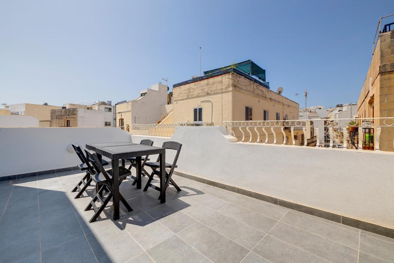 Stunning 2Br Holiday Penthouse In Central Sliema Kültér fotó